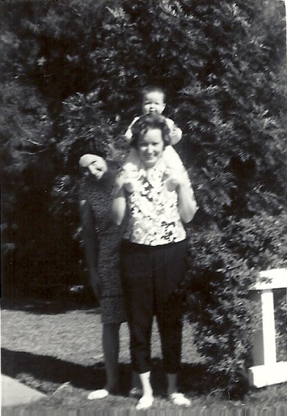 18741_1319065943811_4240441_n